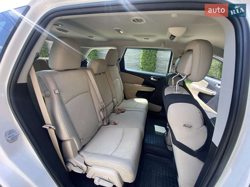 Позашляховик / Кросовер Dodge Journey 2015 в Чернівцях