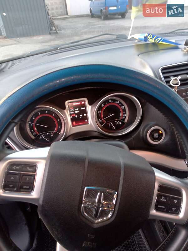 Внедорожник / Кроссовер Dodge Journey 2015 в Вышгороде