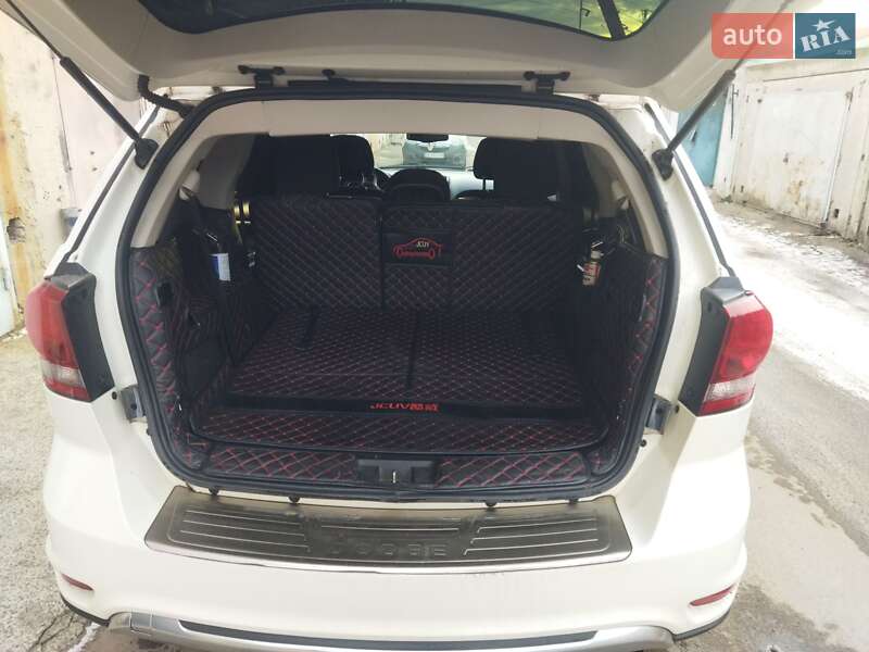 Внедорожник / Кроссовер Dodge Journey 2015 в Ровно