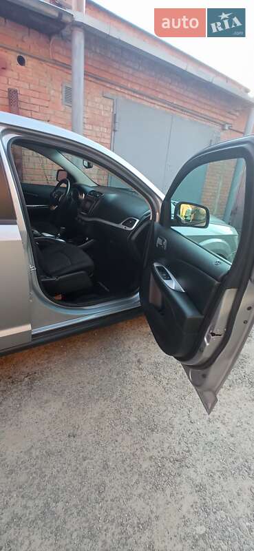Позашляховик / Кросовер Dodge Journey 2014 в Полтаві