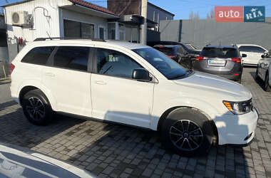 Позашляховик / Кросовер Dodge Journey 2018 в 
