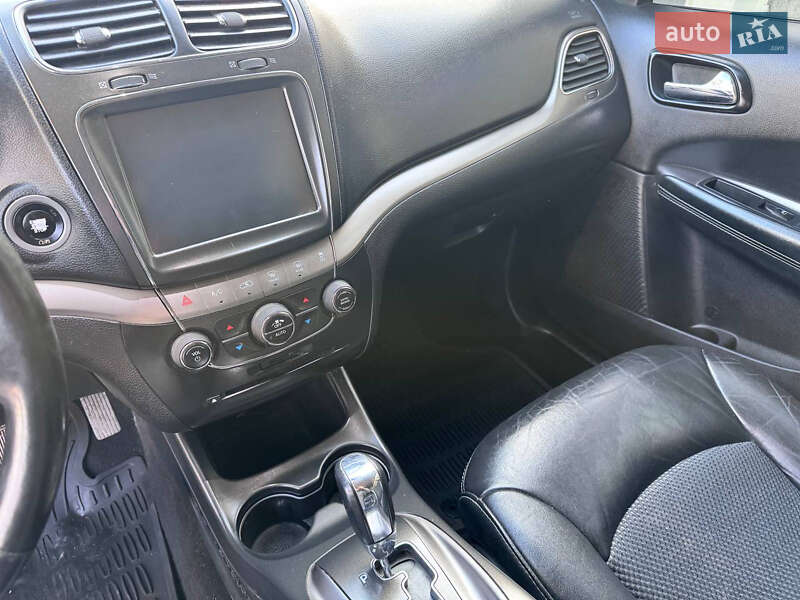 Позашляховик / Кросовер Dodge Journey 2016 в Тростянці