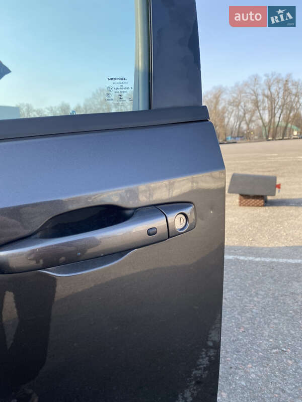 Внедорожник / Кроссовер Dodge Journey 2017 в Киеве