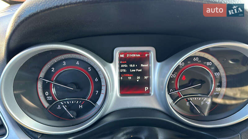 Внедорожник / Кроссовер Dodge Journey 2014 в Хмельницком