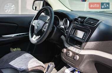Позашляховик / Кросовер Dodge Journey 2013 в 