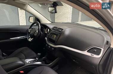 Позашляховик / Кросовер Dodge Journey 2013 в 