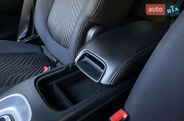 Позашляховик / Кросовер Dodge Journey 2013 в 