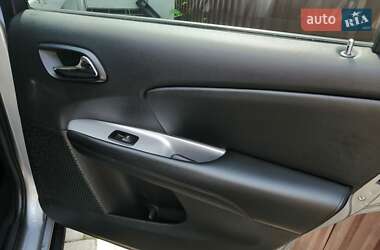 Позашляховик / Кросовер Dodge Journey 2015 в 