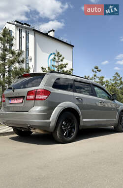 Позашляховик / Кросовер Dodge Journey 2020 в 