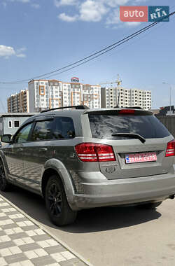 Позашляховик / Кросовер Dodge Journey 2020 в 