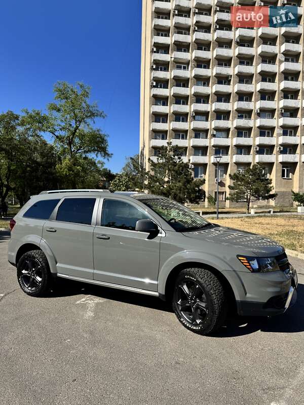 Позашляховик / Кросовер Dodge Journey 2019 в 
