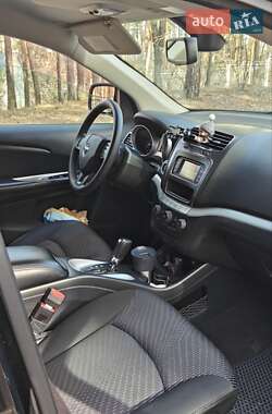 Позашляховик / Кросовер Dodge Journey 2019 в 