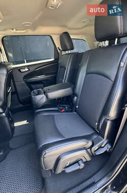Позашляховик / Кросовер Dodge Journey 2020 в 