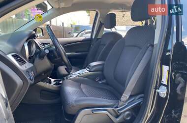 Позашляховик / Кросовер Dodge Journey 2018 в 