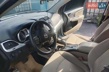 Позашляховик / Кросовер Dodge Journey 2013 в 