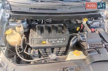 Позашляховик / Кросовер Dodge Journey 2013 в 