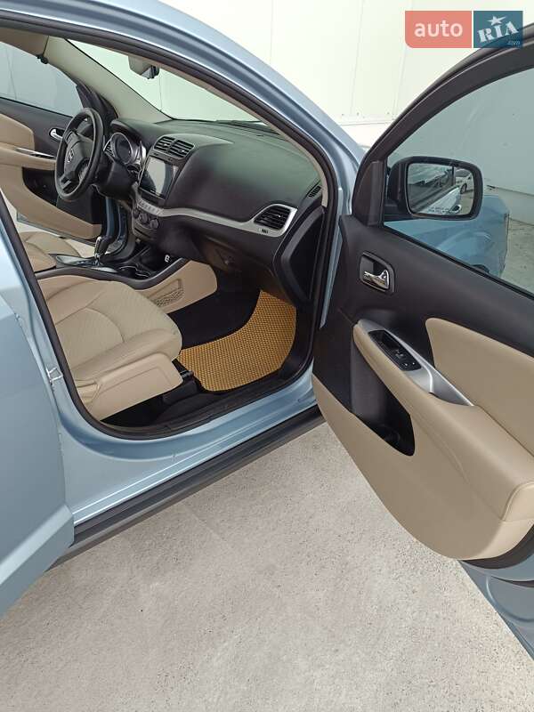 Внедорожник / Кроссовер Dodge Journey 2013 в Ровно