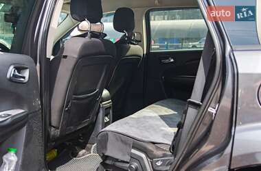 Позашляховик / Кросовер Dodge Journey 2013 в 