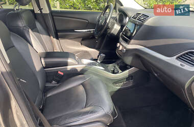 Позашляховик / Кросовер Dodge Journey 2012 в 
