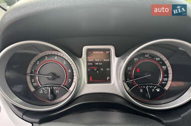 Позашляховик / Кросовер Dodge Journey 2012 в 