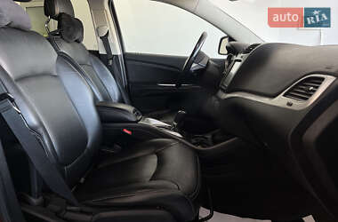 Позашляховик / Кросовер Dodge Journey 2013 в 