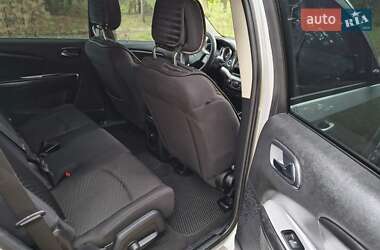 Позашляховик / Кросовер Dodge Journey 2012 в 