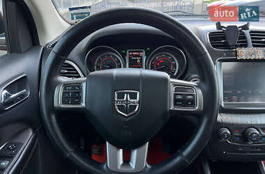 Позашляховик / Кросовер Dodge Journey 2018 в 
