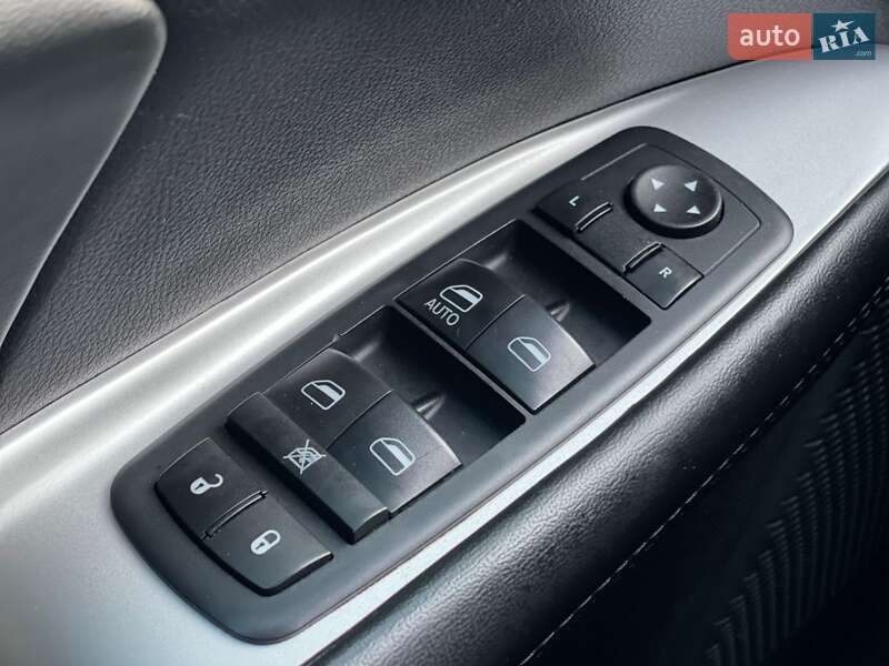 Позашляховик / Кросовер Dodge Journey 2016 в Києві фото 26 Позашляховик / Кросовер Dodge Journey 2016 в Києві