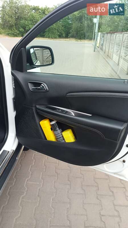 Внедорожник / Кроссовер Dodge Journey 2014 в Кривом Роге