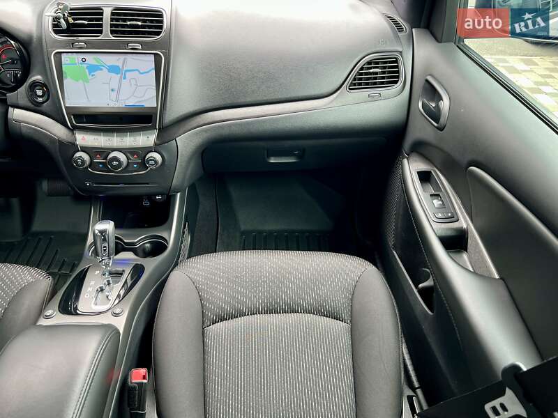 Позашляховик / Кросовер Dodge Journey 2016 в Києві
