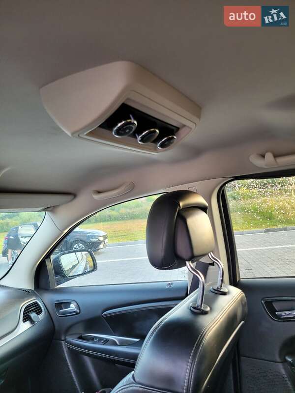 Внедорожник / Кроссовер Dodge Journey 2015 в Львове