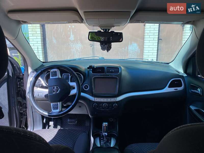 Внедорожник / Кроссовер Dodge Journey 2014 в Черновцах