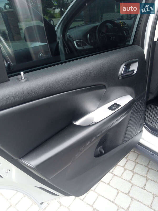 Позашляховик / Кросовер Dodge Journey 2014 в Самборі фото 11 Позашляховик / Кросовер Dodge Journey 2014 в Самборі