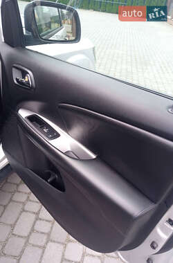 Внедорожник / Кроссовер Dodge Journey 2014 в 