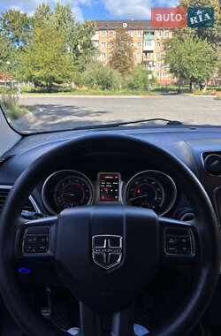 Внедорожник / Кроссовер Dodge Journey 2015 в 