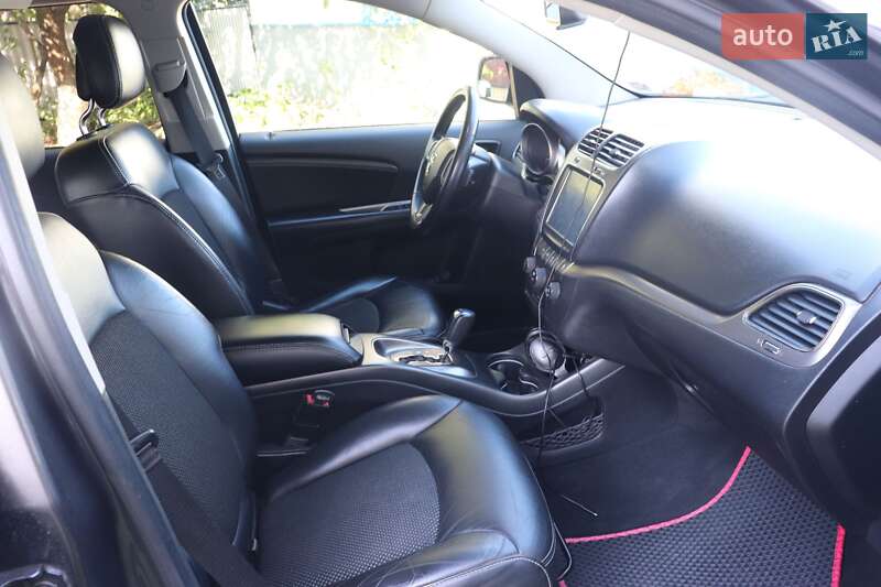 Внедорожник / Кроссовер Dodge Journey 2014 в Черновцах