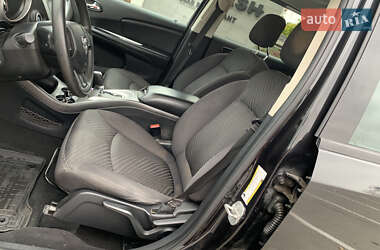 Позашляховик / Кросовер Dodge Journey 2012 в 