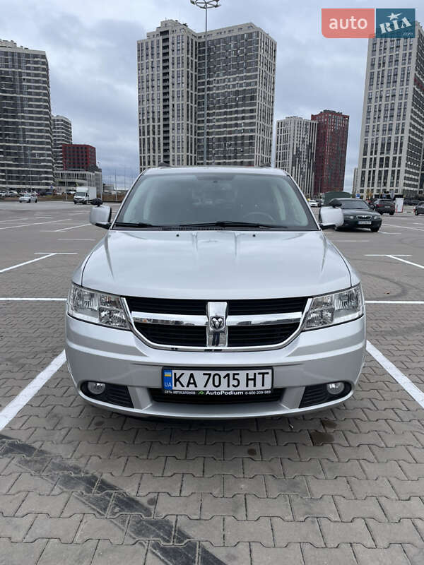 Позашляховик / Кросовер Dodge Journey 2010 в Києві
