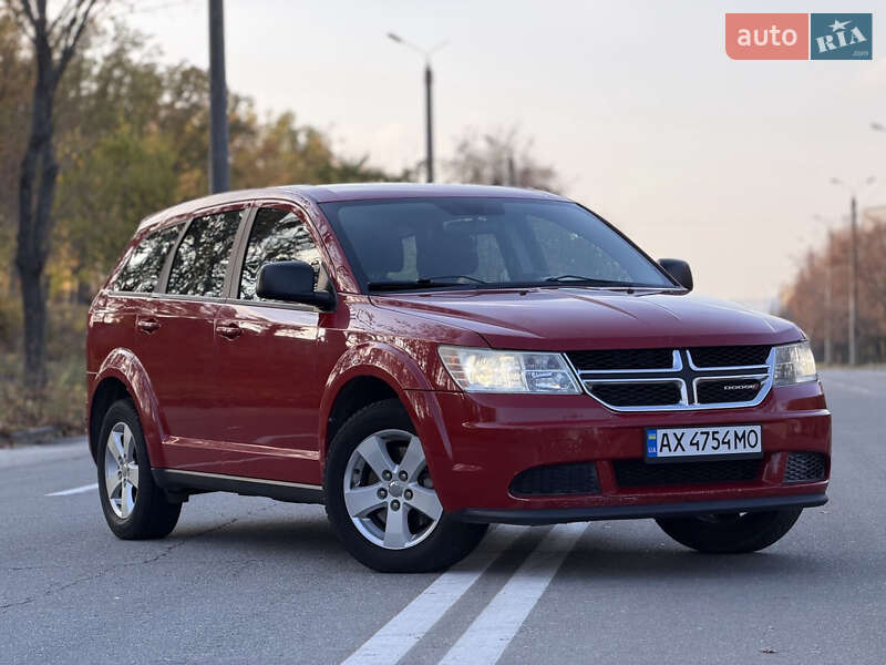 Позашляховик / Кросовер Dodge Journey 2012 в  фото Позашляховик / Кросовер Dodge Journey 2012 в