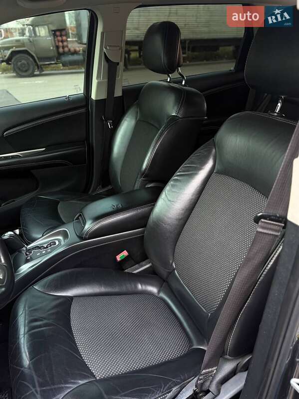 Позашляховик / Кросовер Dodge Journey 2015 в Києві фото 14 Позашляховик / Кросовер Dodge Journey 2015 в Києві