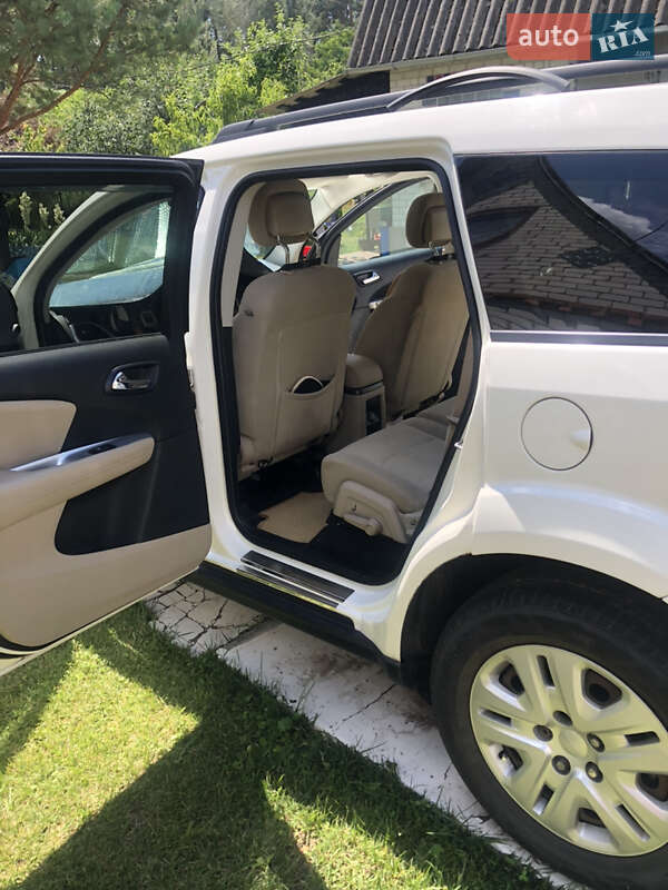 Позашляховик / Кросовер Dodge Journey 2014 в Чернігові