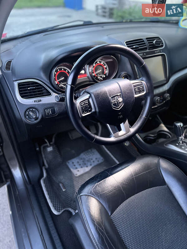 Позашляховик / Кросовер Dodge Journey 2017 в Мукачевому