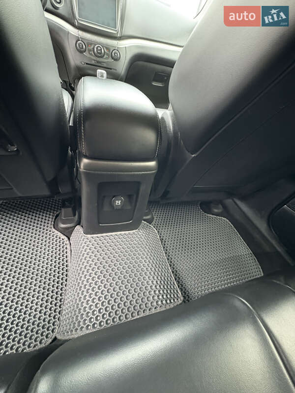 Позашляховик / Кросовер Dodge Journey 2017 в Львові фото 49 Позашляховик / Кросовер Dodge Journey 2017 в Львові