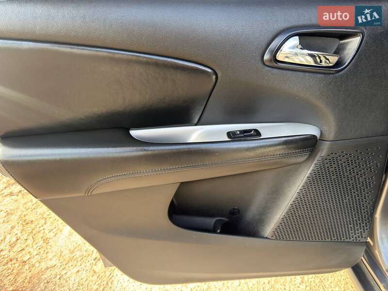 Позашляховик / Кросовер Dodge Journey 2012 в Охтирці