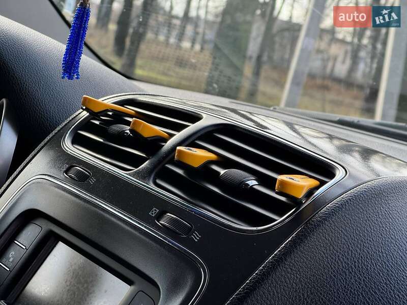 Позашляховик / Кросовер Dodge Journey 2012 в Охтирці