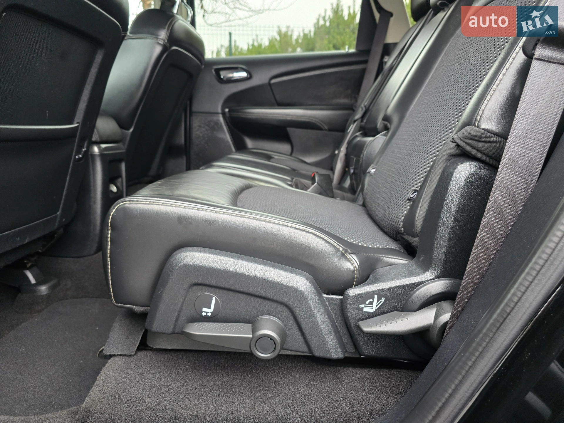 2017 Dodge Journey - мініатюра 52