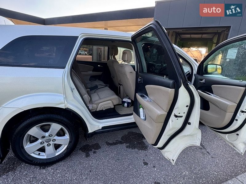 Позашляховик / Кросовер Dodge Journey 2013 в Києві