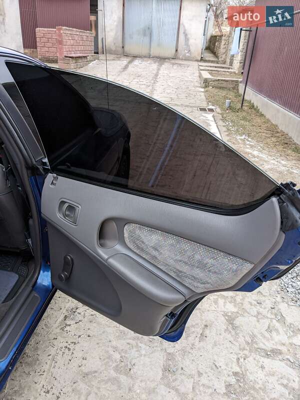 Седан Dodge Neon 1995 в Бучачі