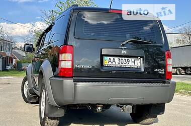 Внедорожник / Кроссовер Dodge Nitro 2008 в 