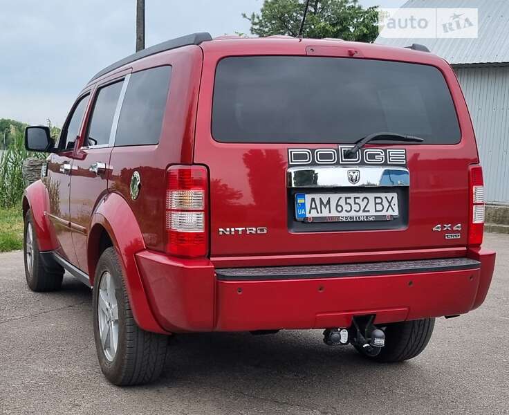 Внедорожник / Кроссовер Dodge Nitro 2008 в Бердичеве